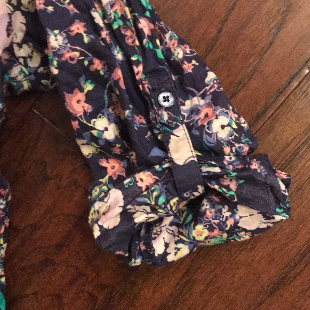LC button down blouse - Picture 4 of 4